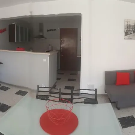 Au Calme, 200m Du Centre T2 Avec Balcon Et Parking *