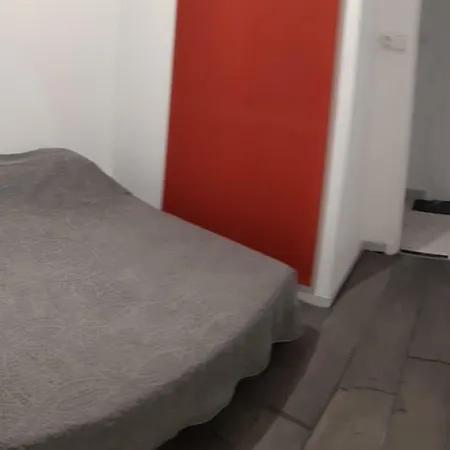 Au Calme, 200m Du Centre T2 Avec Balcon Et Parking アパート *