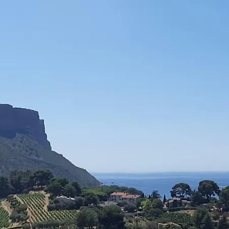 Au Calme, 200m Du Centre T2 Avec Balcon Et Parking *